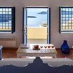 Astraea House * Фиростефани